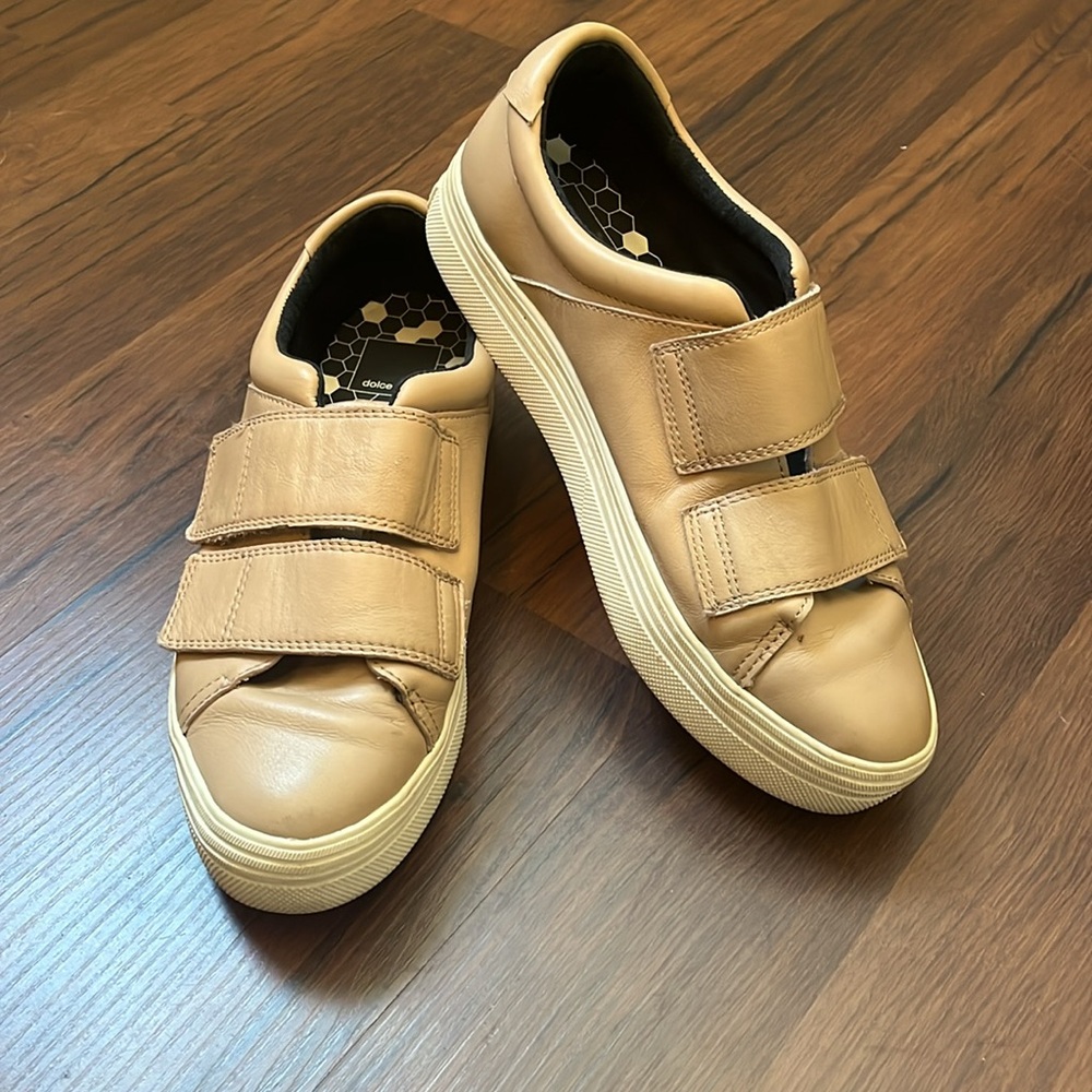 Dolce Vita Tina Sneaker - Picture 2 of 10